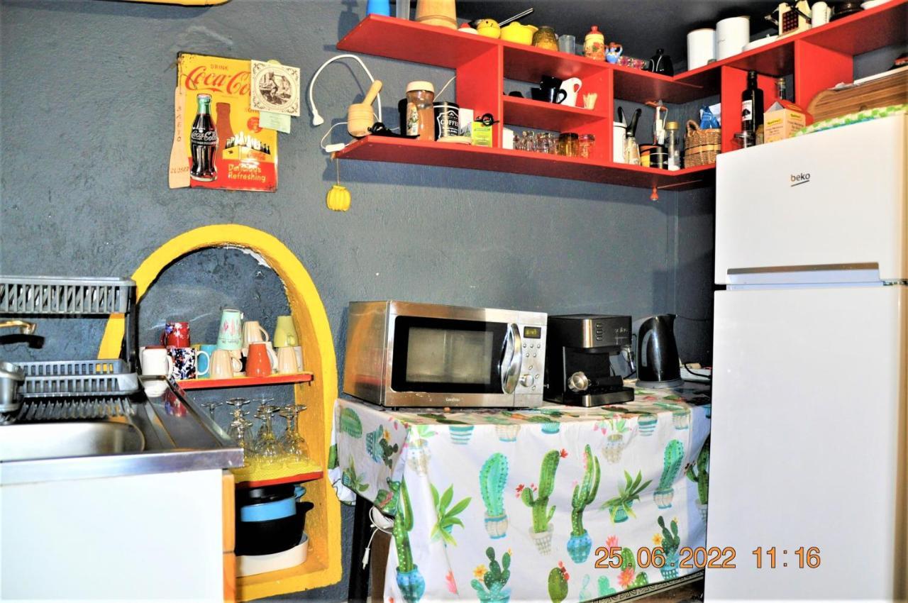 Social Guest House София Экстерьер фото